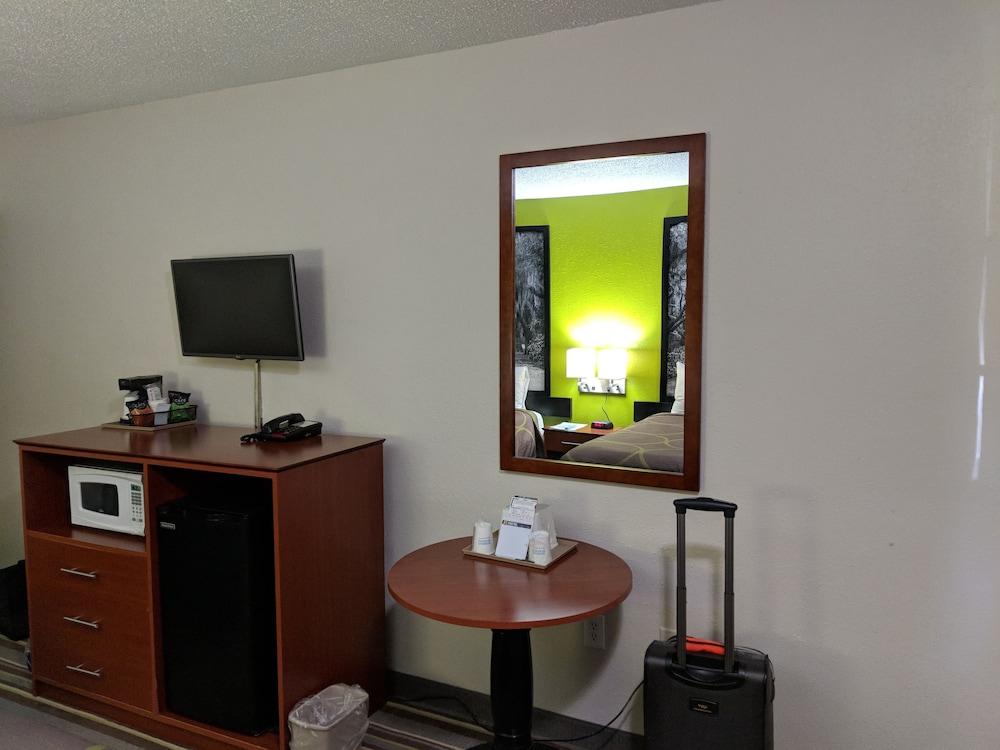 Super 8 By Wyndham Lake City Exterior foto